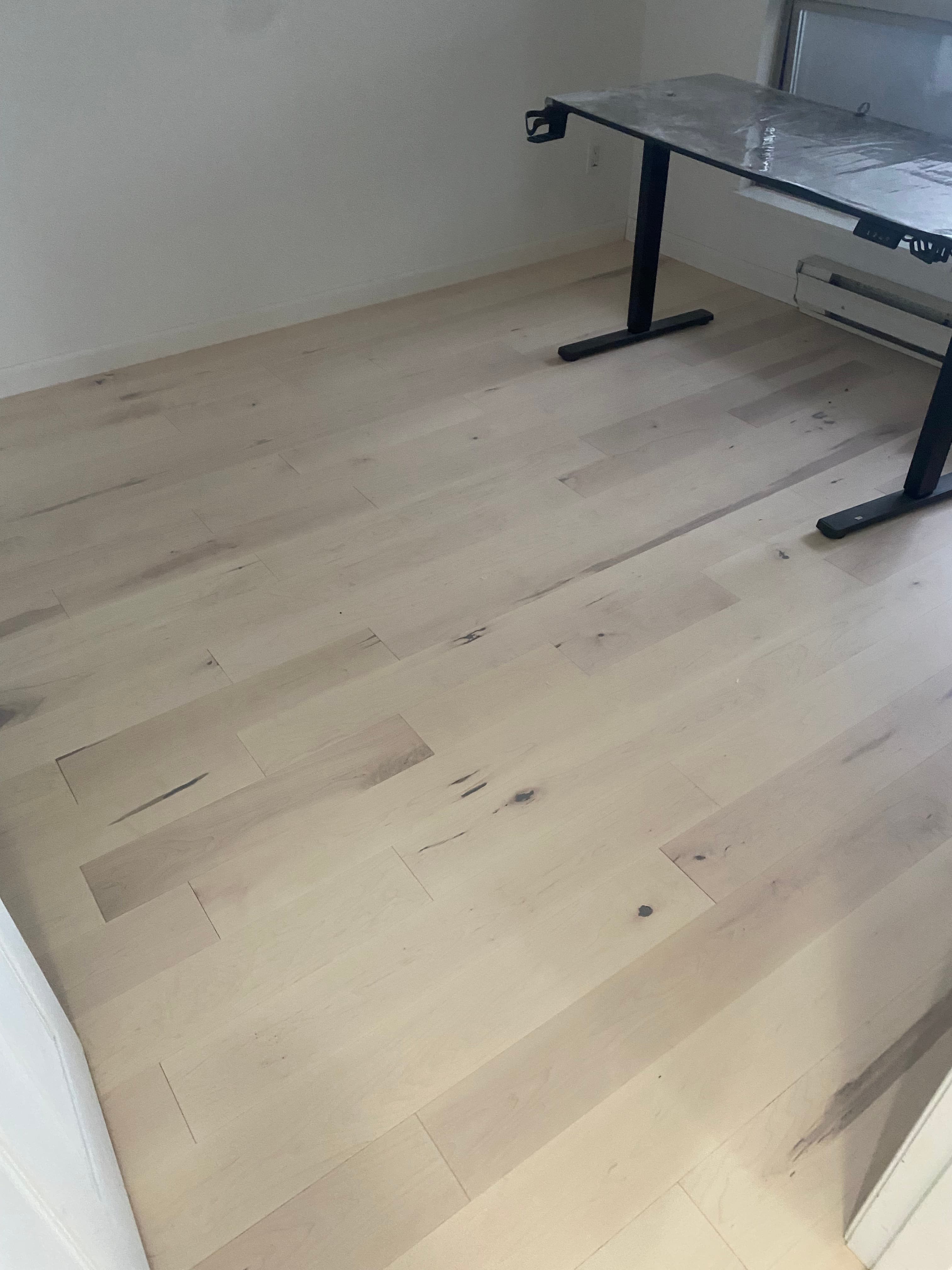 Rustic hardwood floor design